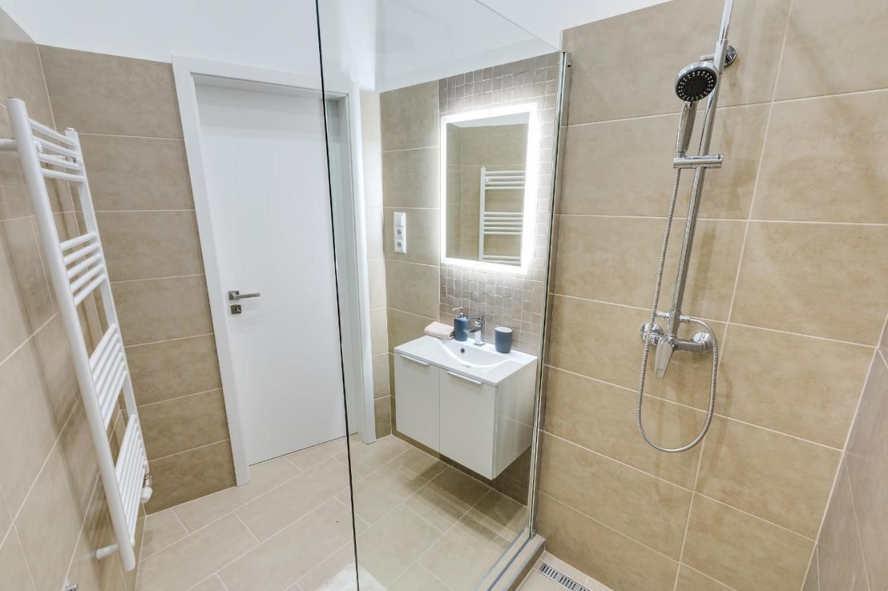 D.Five Kiraly Street Superior Apartment With City View Budapesta Exterior foto